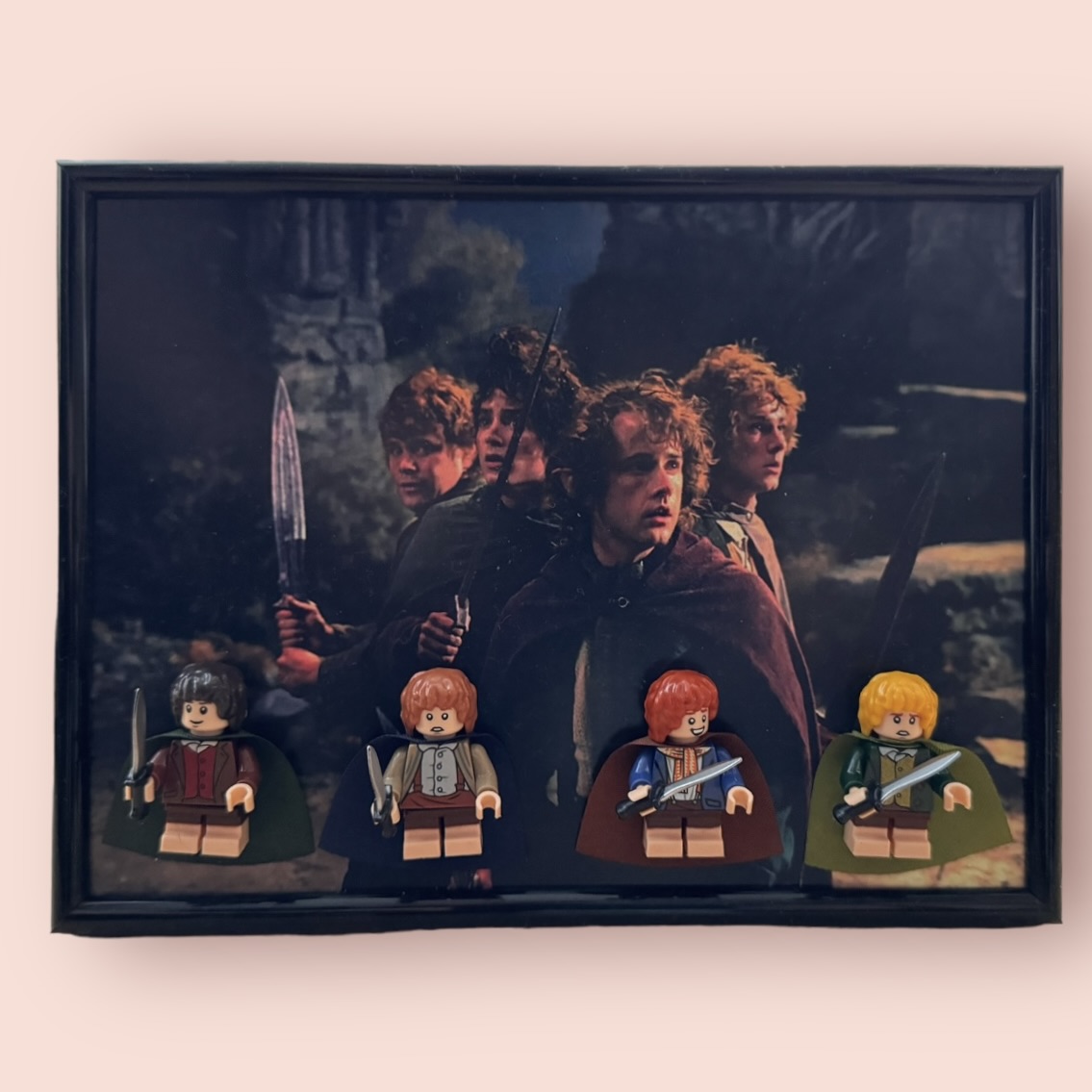 Lego kép - Frodo, Pipin, Samu, Trufa